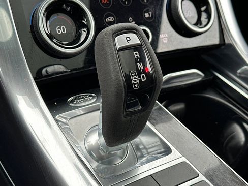 Used 2021 Land Rover Range Rover Sport HST image 24