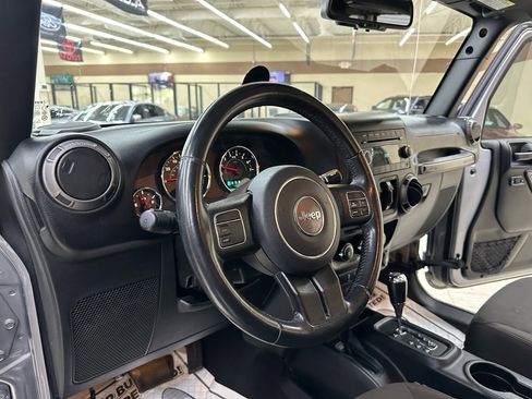 Used 2018 Jeep Wrangler Unlimited Sport S image 16