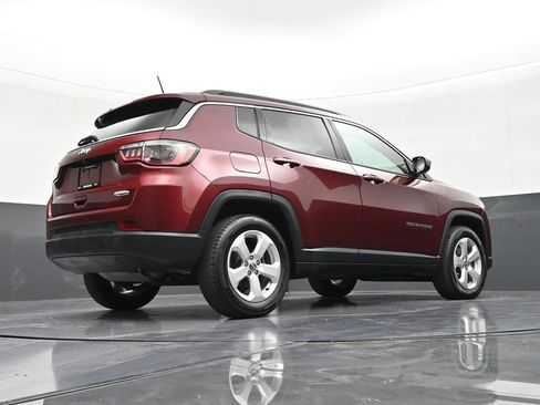 Used 2021 Jeep Compass Latitude FWD image 24