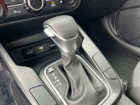 Used 2025 Kia Soul LX w/ LX Technology Package image 41