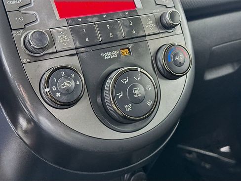 Used 2010 Kia Soul + FWD image 19