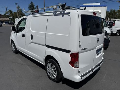 Used 2020 Nissan NV200 SV w/ Sliding Glass Door Package FWD image 2