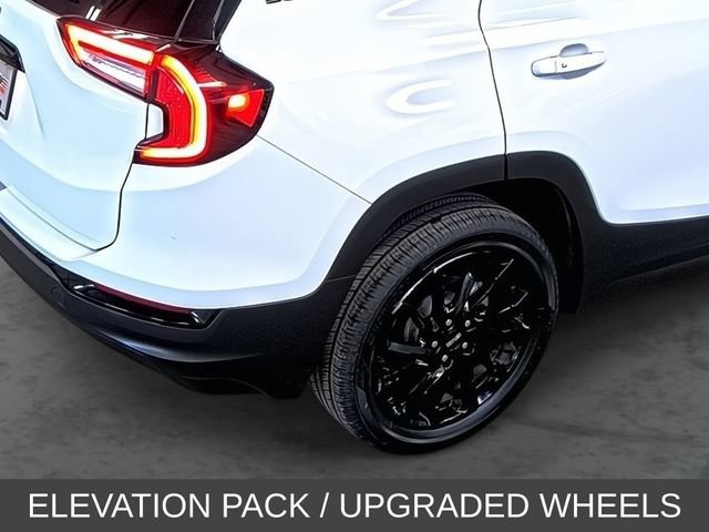 Used 2024 GMC Terrain SLE w/ Elevation Edition FWD image 13