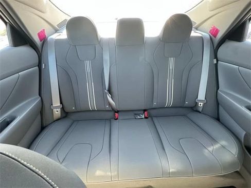 Certified 2025 Hyundai Elantra Sport FWD image 26