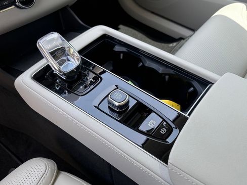 New 2026 Volvo XC90 B6 Ultra image 10