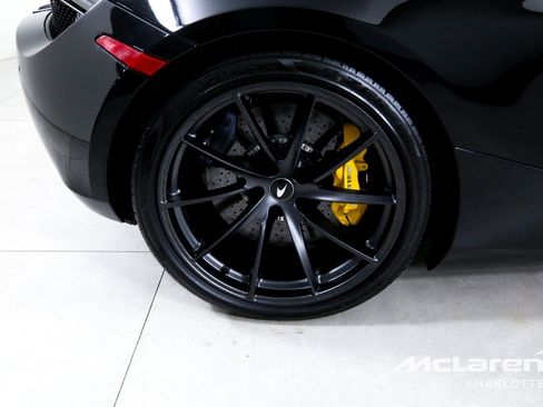 Used 2022 McLaren 720S Spider RWD image 23