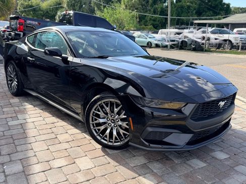 Used 2025 Ford Mustang Premium RWD image 4