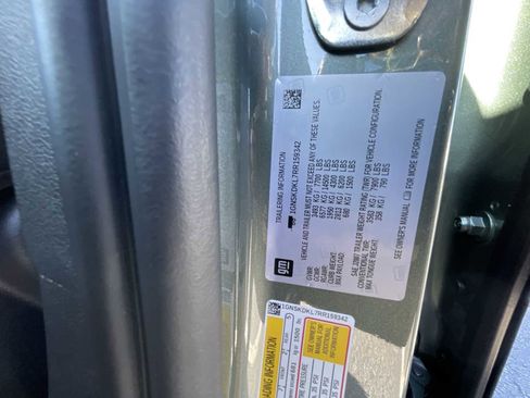 Used 2024 Chevrolet Suburban Z71 w/ Z71 Off-Road Package image 34