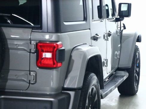 Used 2022 Jeep Wrangler Unlimited Sahara w/ Cold Weather Group image 44