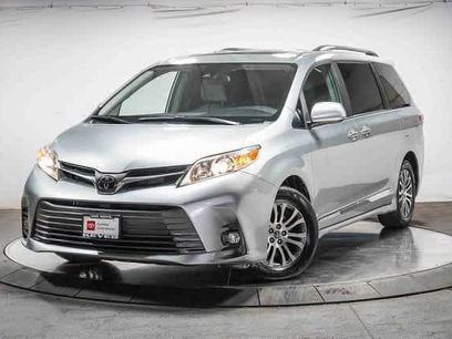 Certified 2019 Toyota Sienna XLE
