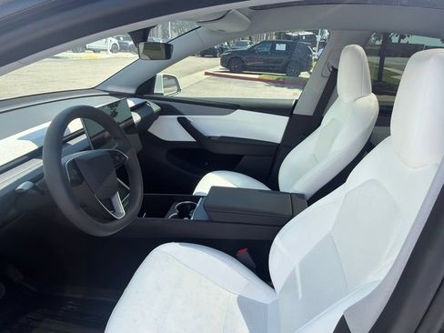 Used 2026 Tesla Model Y 2WD image 7