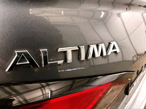 Used 2020 Nissan Altima 2.5 S FWD image 13
