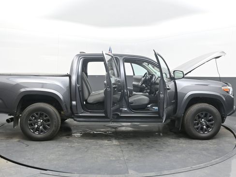 Used 2022 Toyota Tacoma SR5 w/ SR5 Appearance Package (SM) image 45