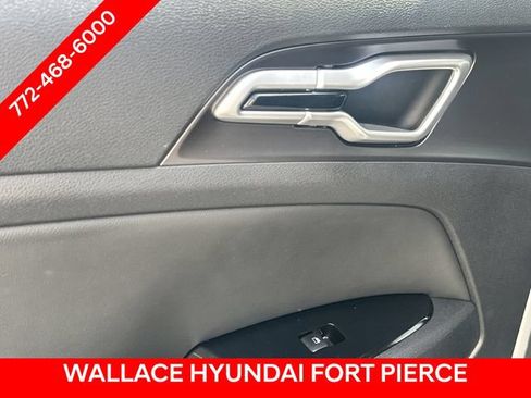 Used 2024 Kia Sportage EX FWD image 12