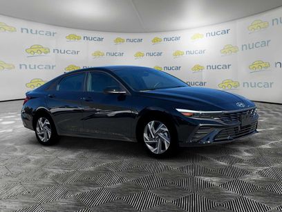 New 2025 Hyundai Elantra SEL