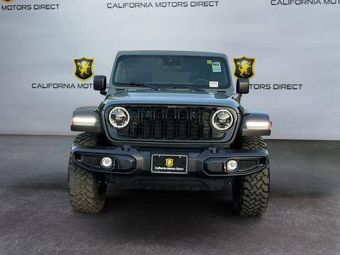 Used 2025 Jeep Wrangler Willys image 2