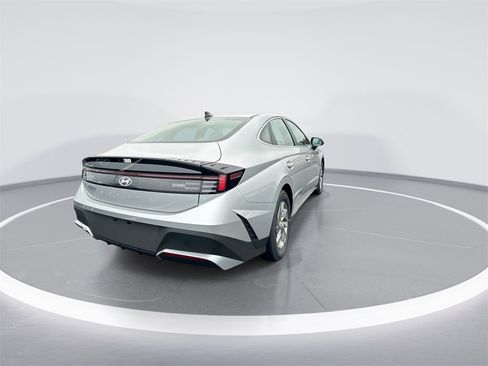 New 2025 Hyundai Sonata SE image 8