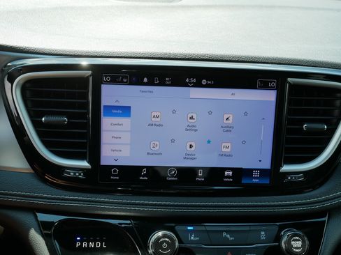 Used 2023 Chrysler Pacifica Touring-L w/ S Appearance Package FWD image 30