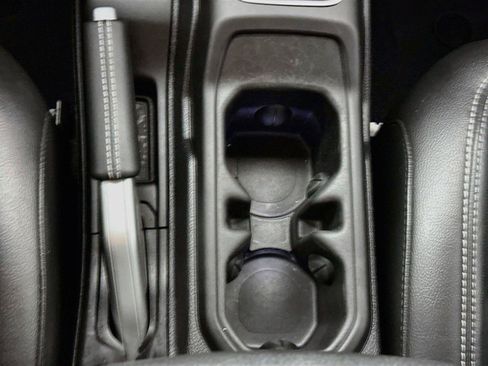 Used 2019 Jeep Wrangler Unlimited Sahara AWD/4WD image 28