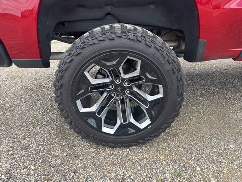 Used 2024 Chevrolet Silverado 1500 LT Trail Boss w/ LT Trail Boss Premium Package AWD/4WD image 19