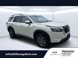 Used 2024 Nissan Pathfinder SV FWD video 1
