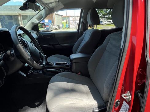 Used 2020 Toyota Tacoma SR image 8