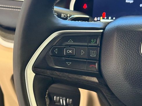 Used 2025 Jeep Grand Cherokee L Limited w/ MOPAR Finishing Package image 28