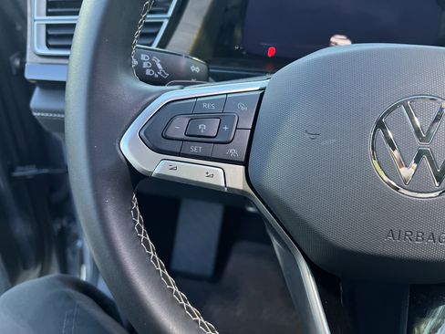 Certified 2025 Volkswagen Atlas SE w/ Panoramic Sunroof Package image 17