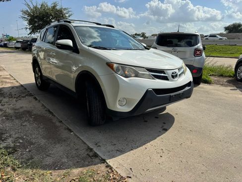 Used 2015 Toyota RAV4 XLE FWD image 3