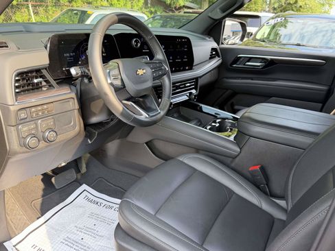 Used 2026 Chevrolet Suburban LT w/ Comfort Package AWD/4WD image 11