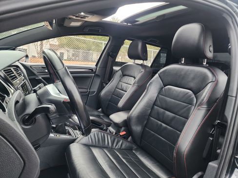 Used 2016 Volkswagen GTI SE image 25