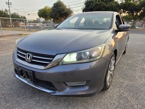 Used 2013 Honda Accord Sport image 3