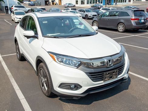 Used 2022 Honda HR-V EX image 3