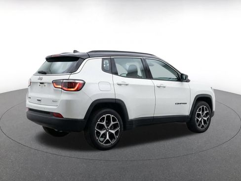 Used 2025 Jeep Compass Limited AWD/4WD image 9