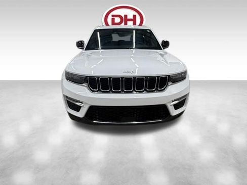 Used 2024 Jeep Grand Cherokee Limited AWD/4WD image 8