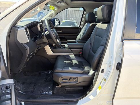 Used 2024 Toyota Tundra Limited AWD/4WD image 19