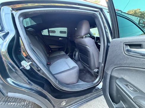 Used 2015 Dodge Charger SE w/ Sport Appearance Group RWD image 39