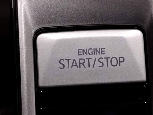 New 2026 Volkswagen Atlas SE image 32