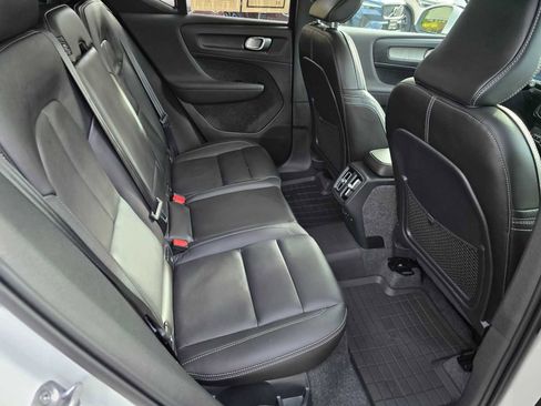Used 2025 Volvo XC40 B5 Core w/ Protection Package Premier image 14