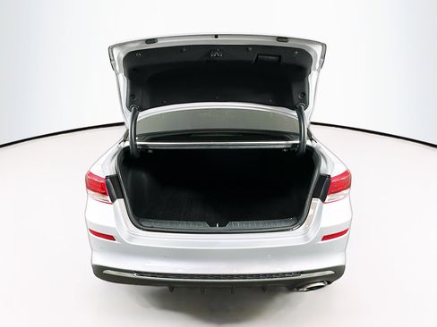 Used 2019 Kia Optima LX image 27