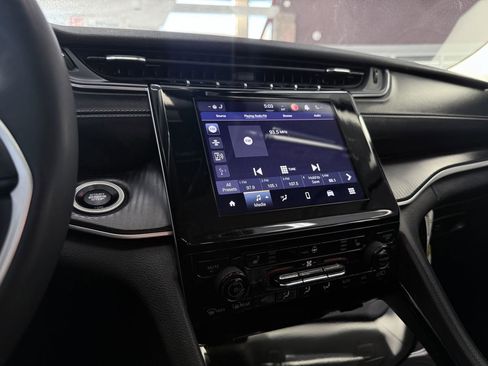 Used 2023 Jeep Grand Cherokee Laredo w/ Luxury Tech Group I image 53