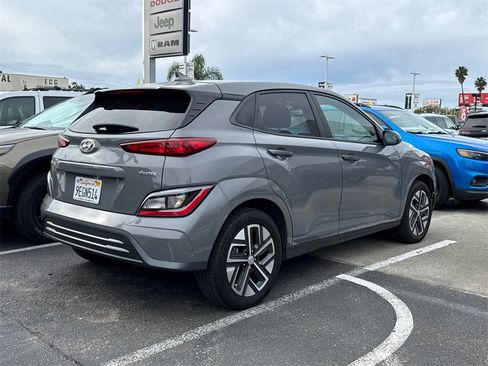 Used 2023 Hyundai Kona SE w/ Cargo Package image 17