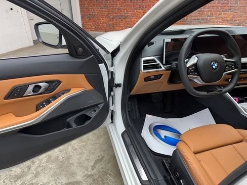 Used 2026 BMW 330i xDrive Sedan w/ Premium Package image 9