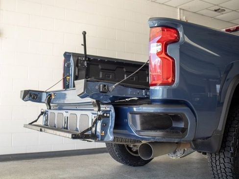 Used 2024 Chevrolet Silverado 3500 High Country w/ Technology Package image 9