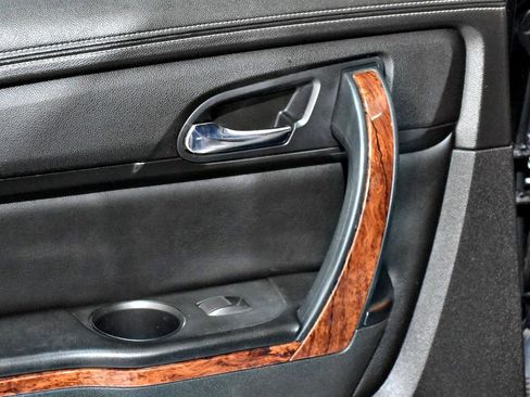 Used 2014 Chevrolet Traverse LTZ FWD image 40