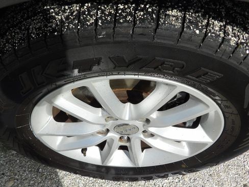 Used 2019 Dodge Grand Caravan SXT image 13