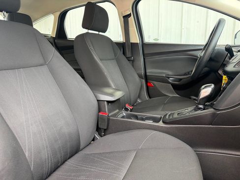 Used 2016 Ford Focus SE FWD image 14