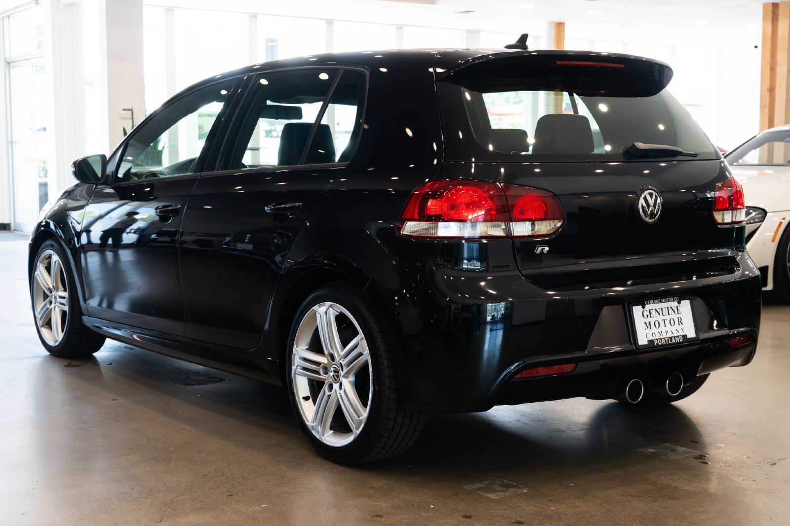 Used 2013 Volkswagen Golf R 4-Door AWD/4WD image 6