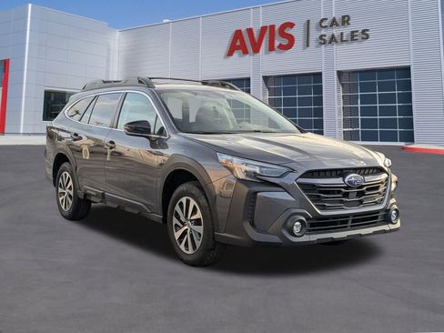 Used 2025 Subaru Outback Premium image 7