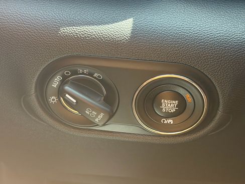 Used 2023 Maserati Levante GT AWD/4WD image 29